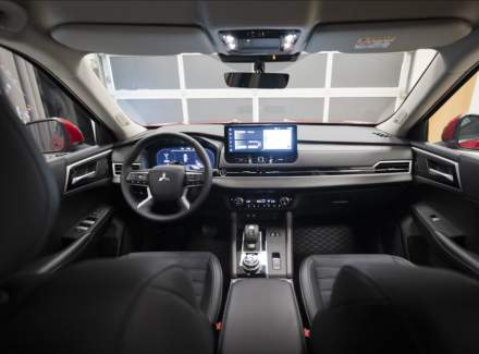 Mitsubishi - Outlander