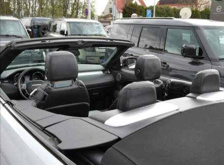 Land Rover - Range Rover Evoque