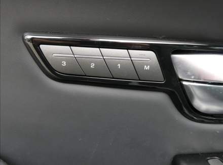 Land Rover - Range Rover Evoque