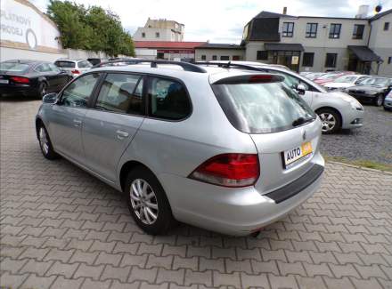 Volkswagen - Golf