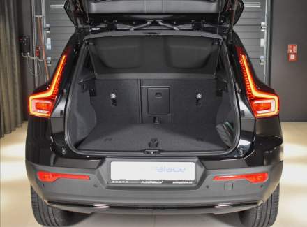 Volvo - XC40