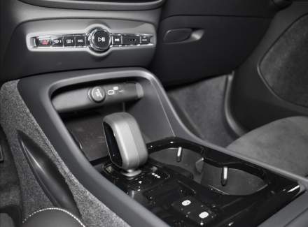 Volvo - XC40