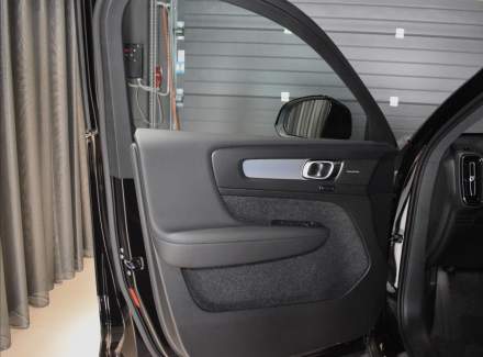 Volvo - XC40