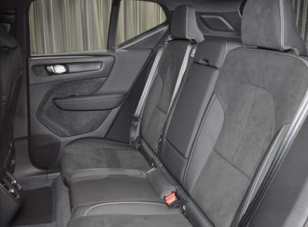 Volvo - XC40