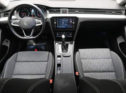 Volkswagen - Passat