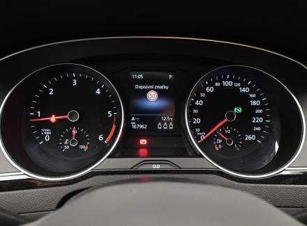 Volkswagen - Passat