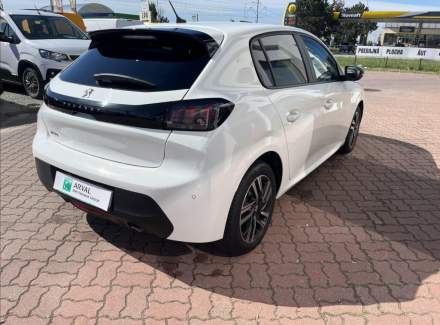 Peugeot - 208
