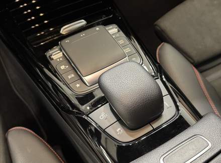 Mercedes-Benz - CLA
