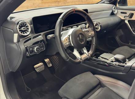 Mercedes-Benz - CLA