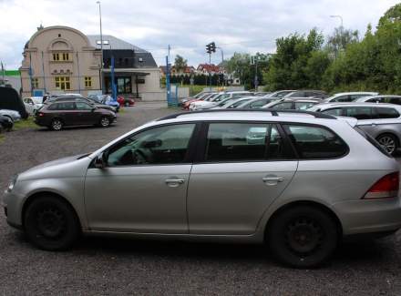 Volkswagen - Golf