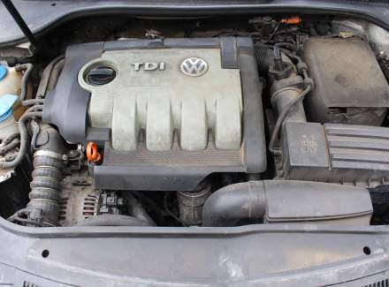 Volkswagen - Golf