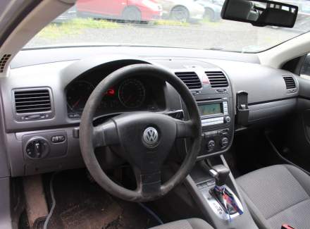 Volkswagen - Golf