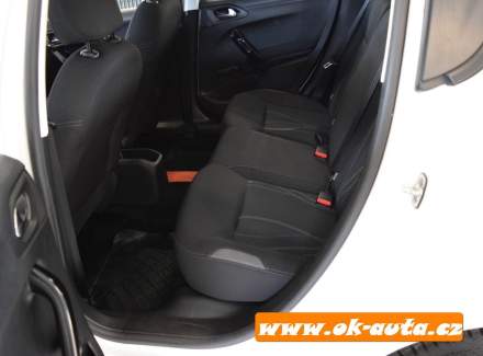 Peugeot - 208