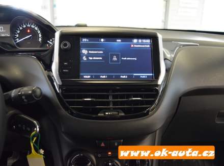 Peugeot - 208