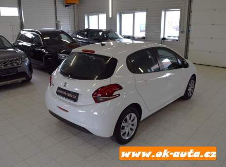 Peugeot - 208