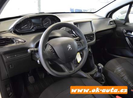 Peugeot - 208