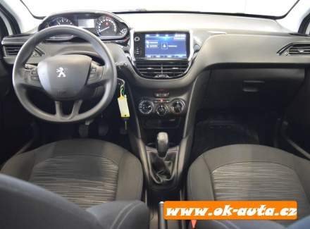 Peugeot - 208