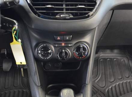 Peugeot - 208