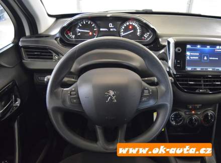 Peugeot - 208