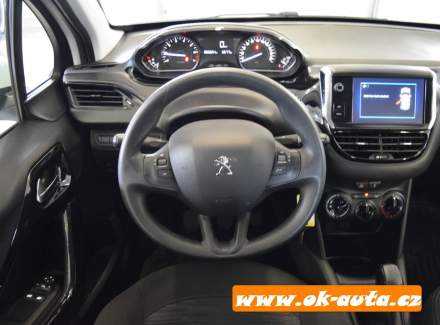 Peugeot - 208