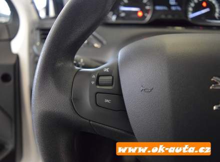 Peugeot - 208