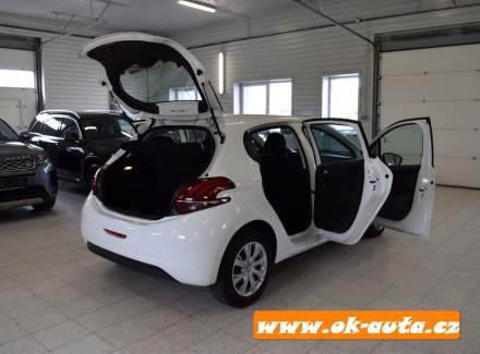 Peugeot - 208