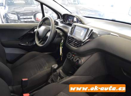 Peugeot - 208