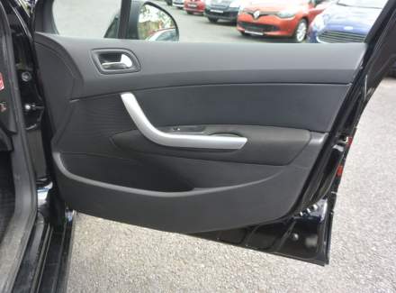 Peugeot - 308