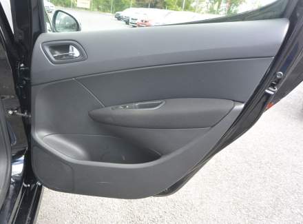 Peugeot - 308