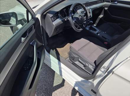 Volkswagen - Passat