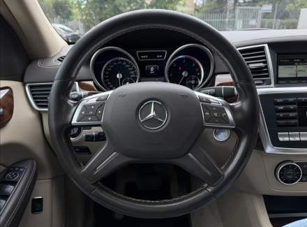 Mercedes-Benz - GL