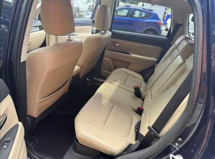 Mitsubishi - Outlander