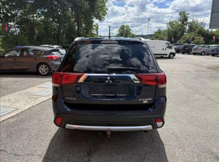 Mitsubishi - Outlander