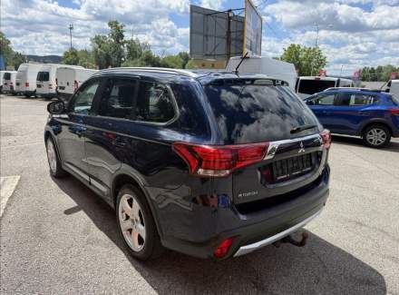 Mitsubishi - Outlander
