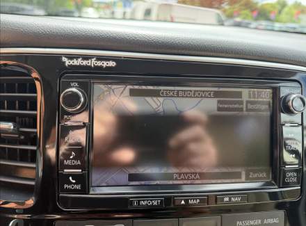 Mitsubishi - Outlander