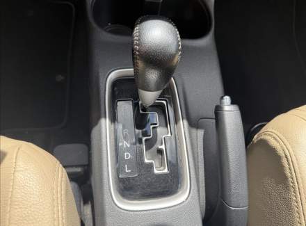 Mitsubishi - Outlander