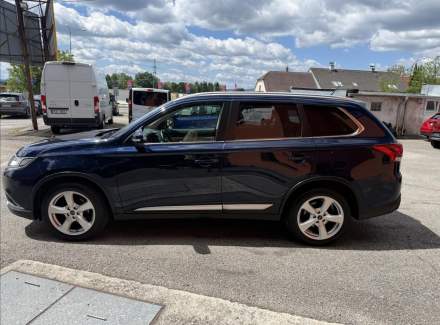 Mitsubishi - Outlander