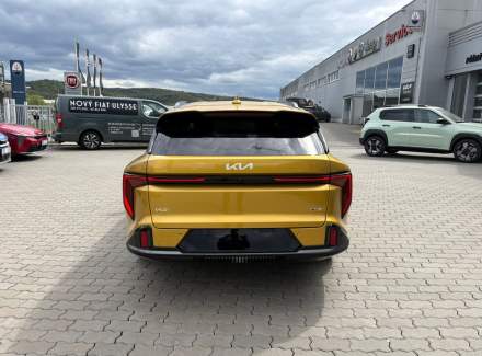 Kia - K4