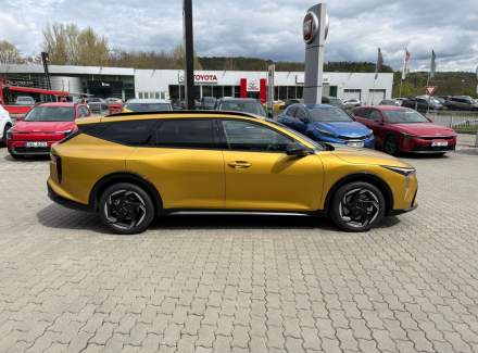 Kia - K4