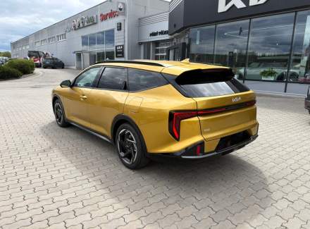 Kia - K4