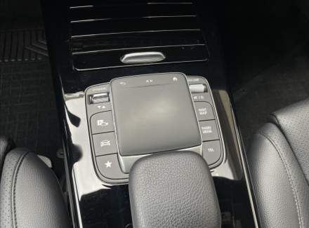 Mercedes-Benz - CLA