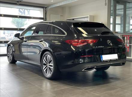 Mercedes-Benz - CLA