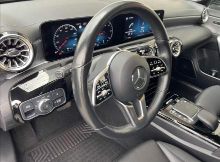 Mercedes-Benz - CLA