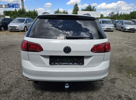 Volkswagen - Golf