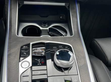 BMW - X7