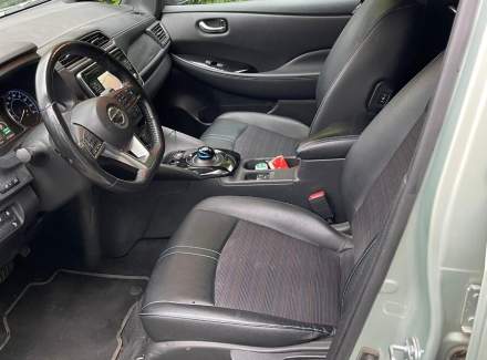 Nissan - Leaf