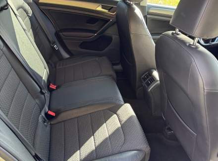 Volkswagen - Golf