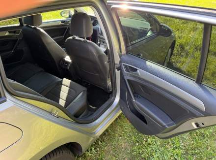 Volkswagen - Golf