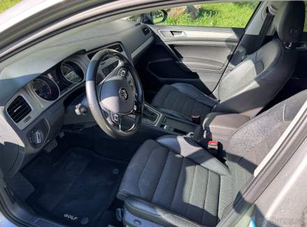Volkswagen - Golf