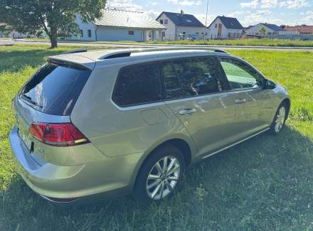 Volkswagen - Golf